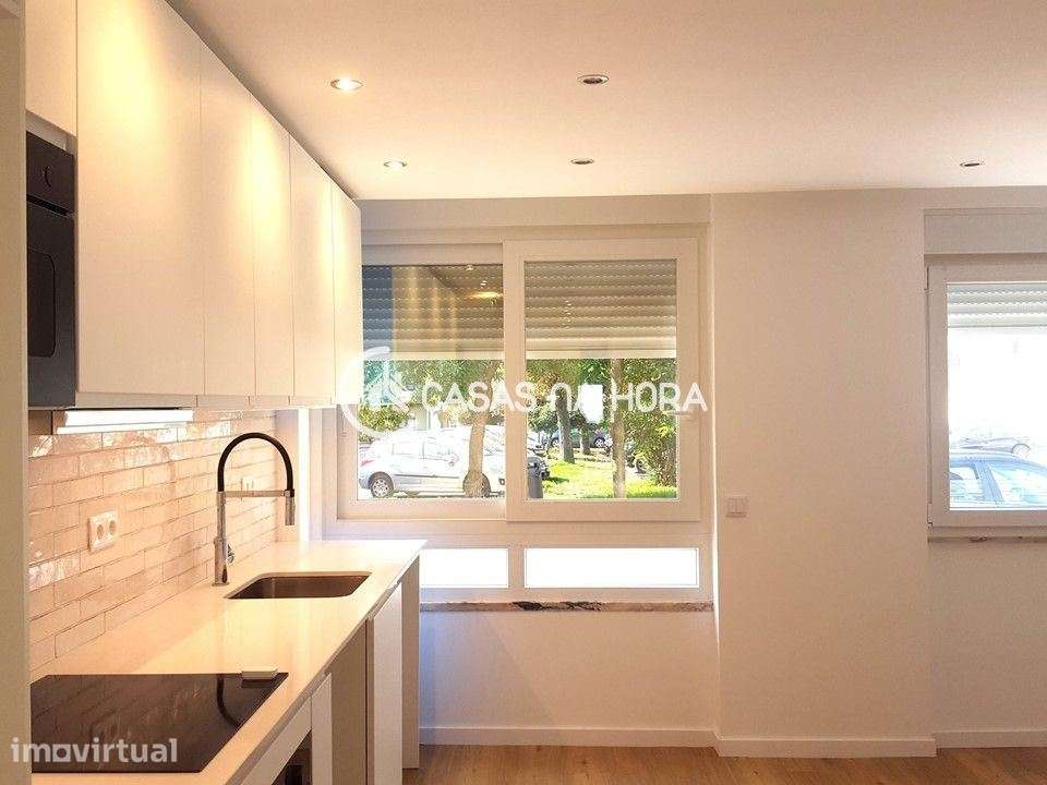 T3 renovado com duas casas de banho e cozinha semi-equipada em Setúbal - Grande imagem: 3/23