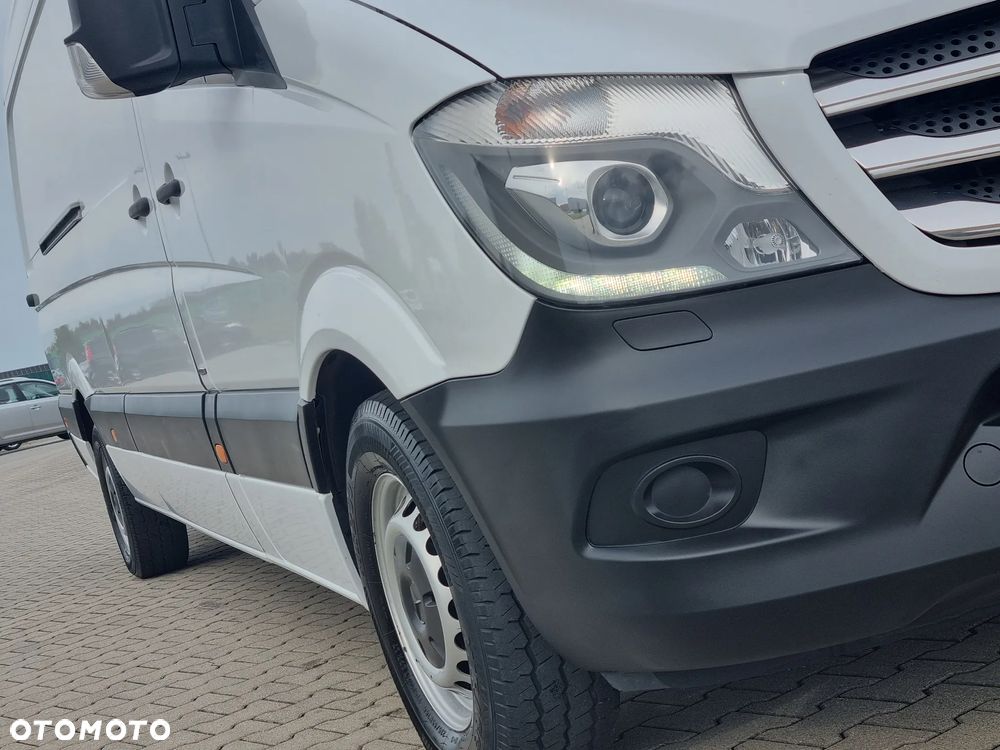 Mercedes-Benz Sprinter - 11