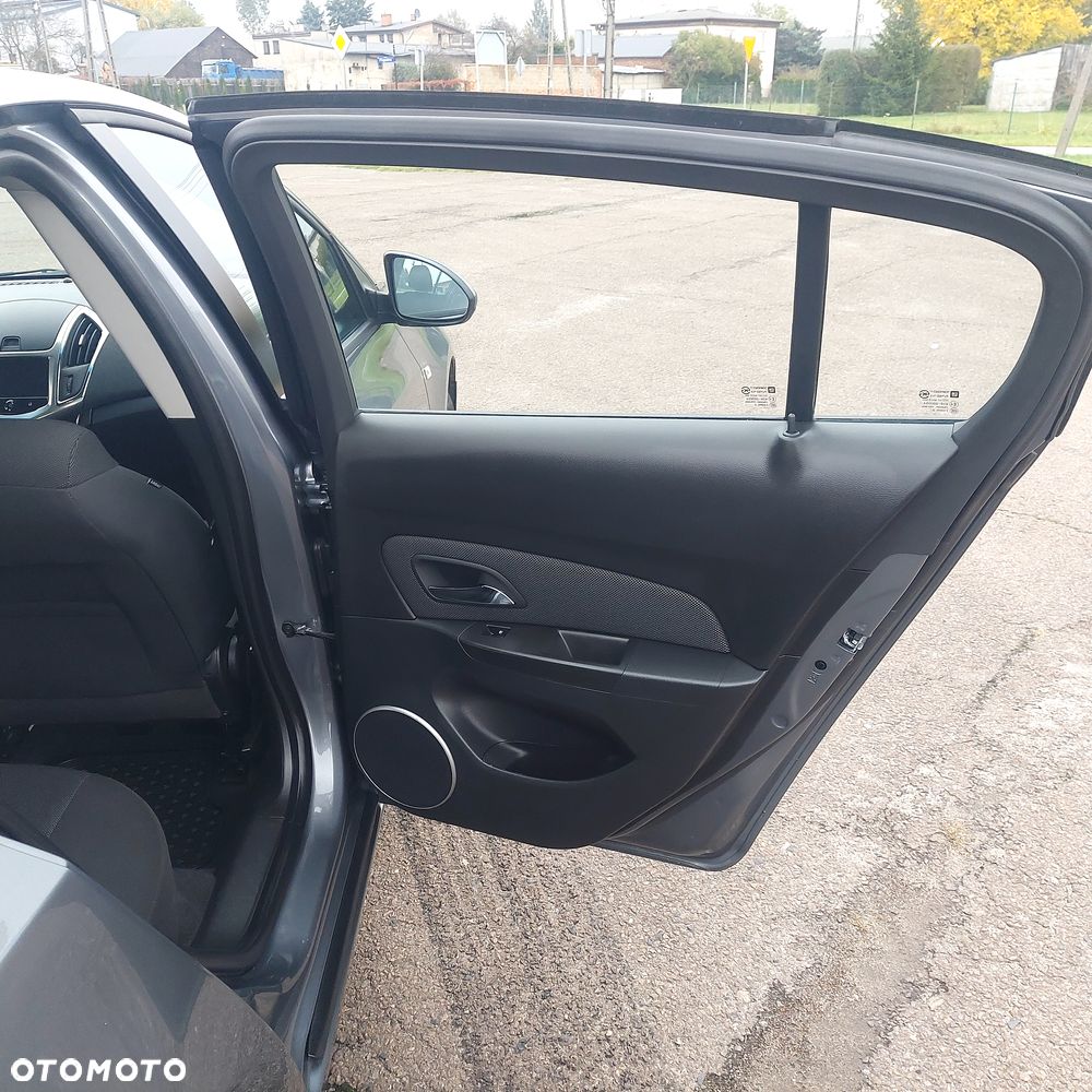 Chevrolet Cruze 1.6 LT+ - 19