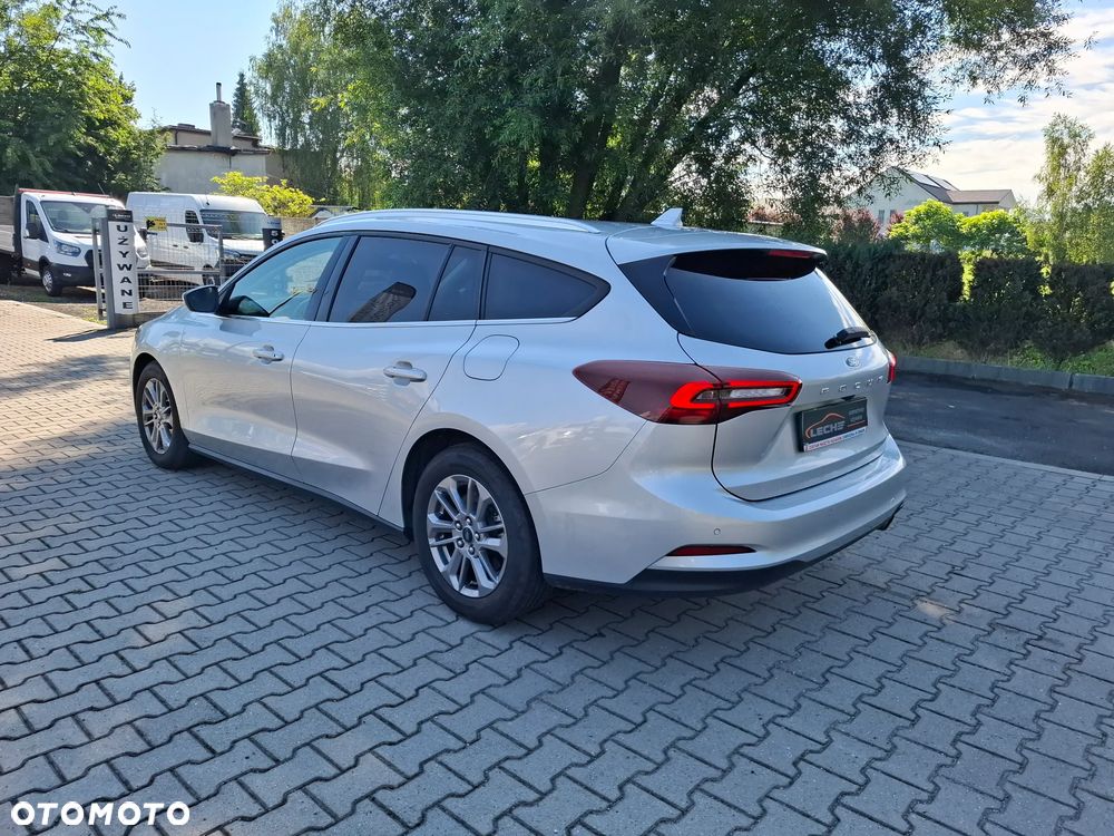 Ford Focus SW - 9