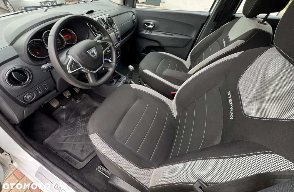 Dacia Lodgy TCe 115 Stepway - 14