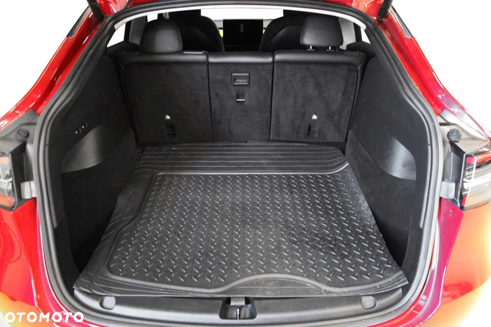 Tesla Model Y Long Range AWD - 10