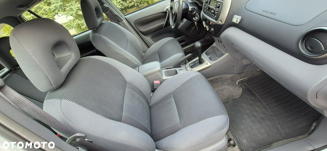 Toyota RAV4 2.0 VVT-i 4x4 - 15