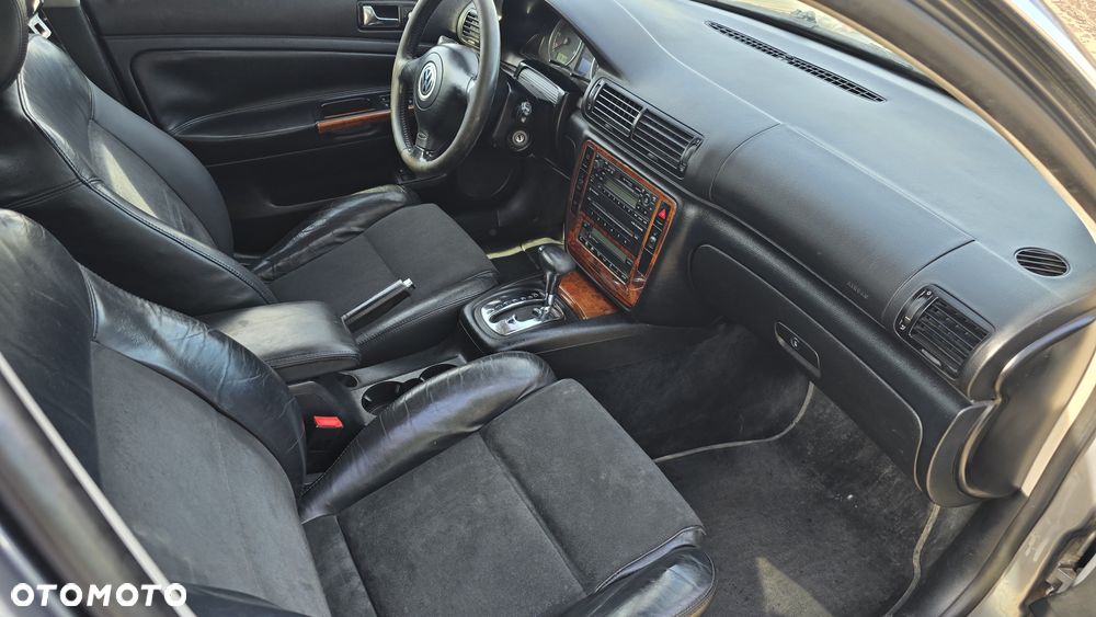 Volkswagen Passat 2.5 TDI Highline Tiptr - 22