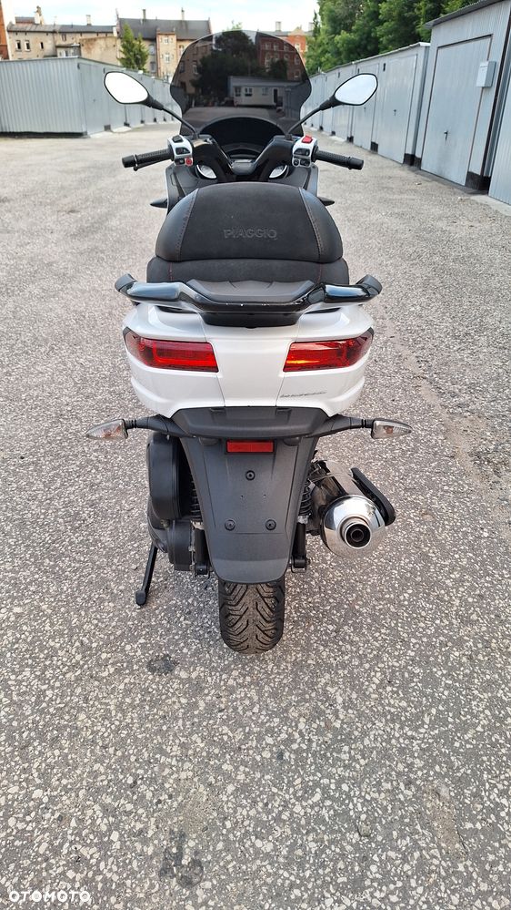 Piaggio MP-3 - 9
