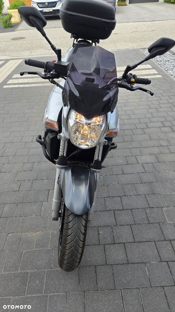 Suzuki GSR - 15