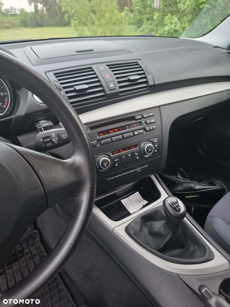 BMW Seria 1 116i - 11