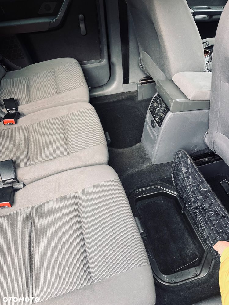 Volkswagen Touran - 10