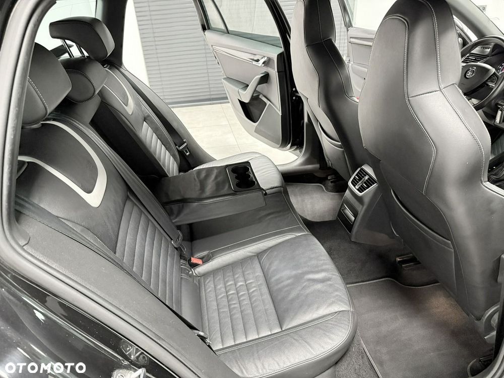 Skoda Octavia 2.0 TDI RS DSG - 27