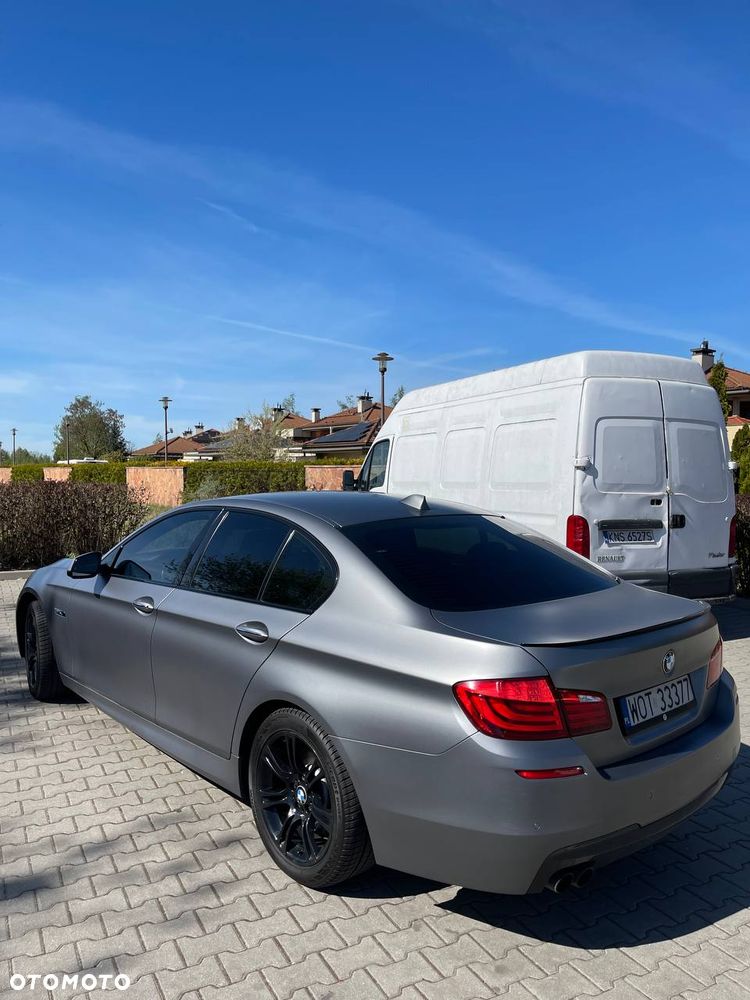 BMW Seria 5 525d xDrive - 10