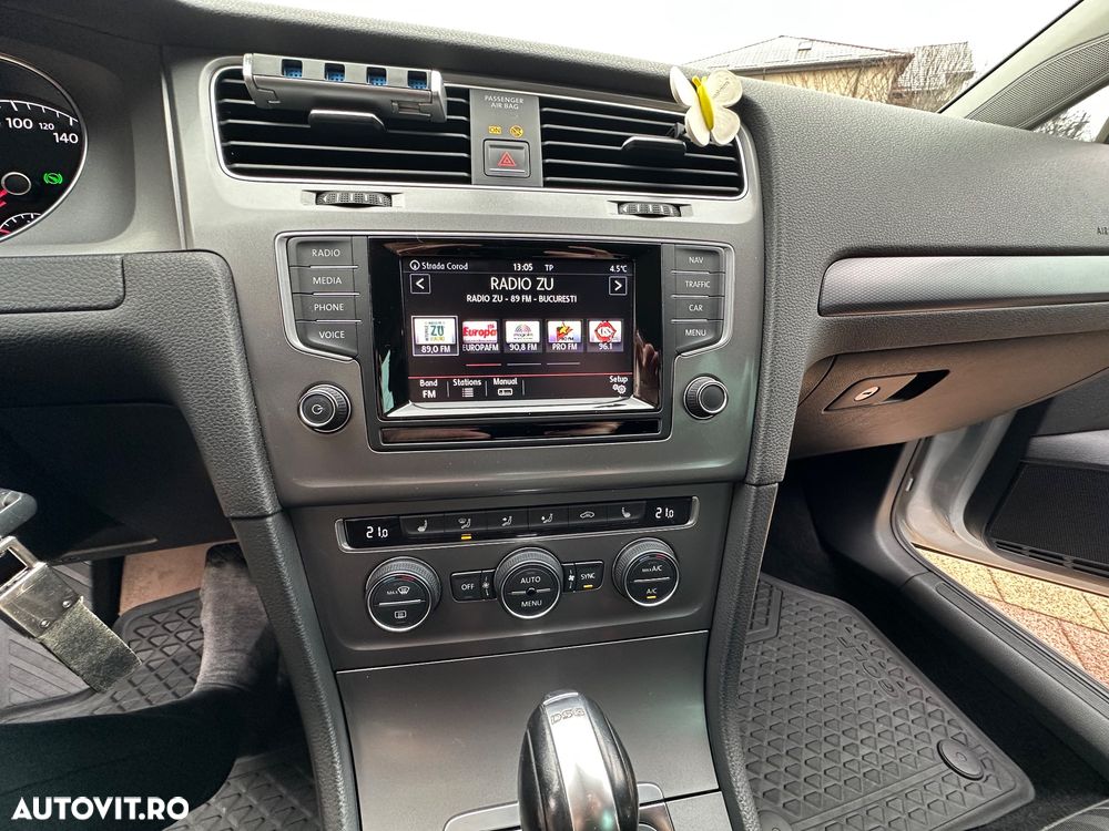 Volkswagen Golf 1.6 TDI BlueMotion Technology DSG Lounge - 5