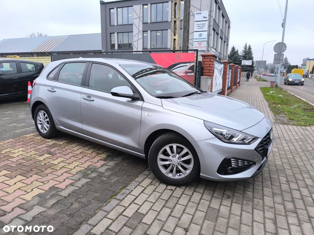 Hyundai i30 1.5 DPI Classic + - 26