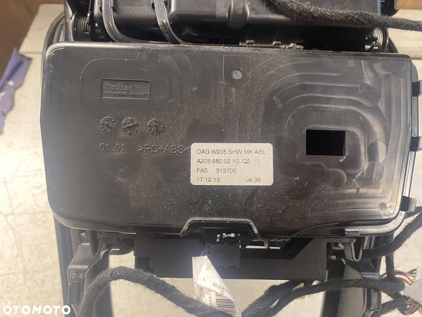 MERCEDES W205 PANEL ŚRODKOWY A2056800210 - 11