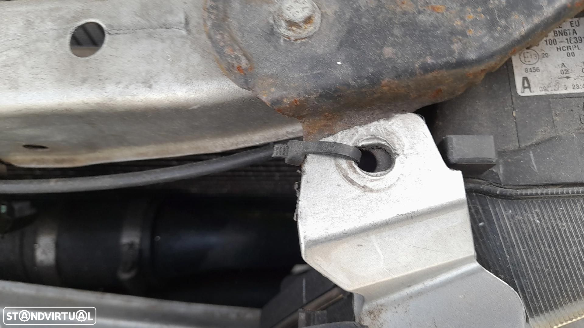 Pára-choques frente NISSAN Almera II Hatchback (N16) - 5