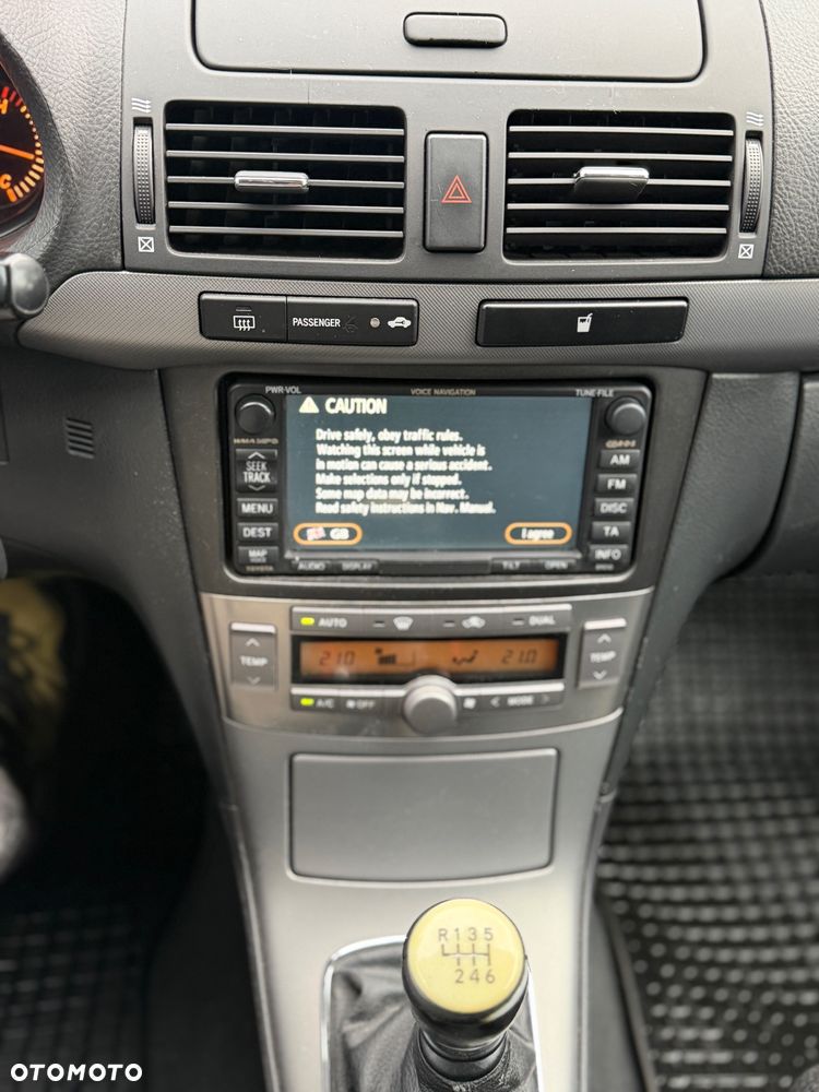 Toyota Avensis 2.0 D-4D Sol+NAVI - 21