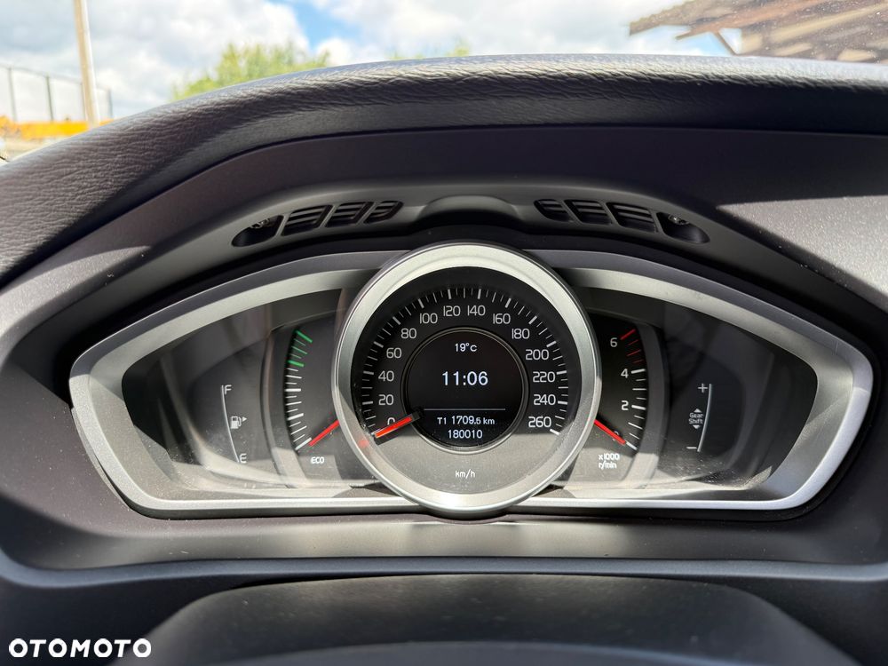 Volvo V40 D2 Kinetic - 24
