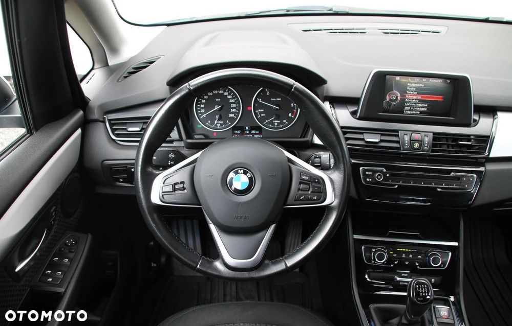 BMW Seria 2 216d - 10