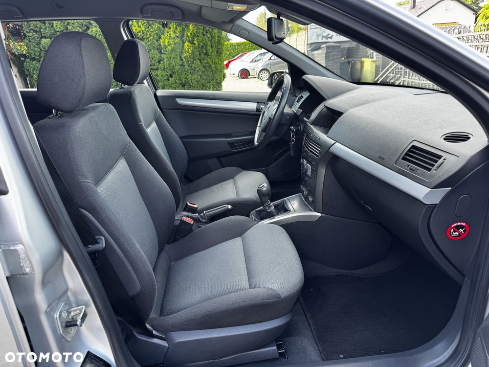 Opel Astra 1.8 Enjoy - 32
