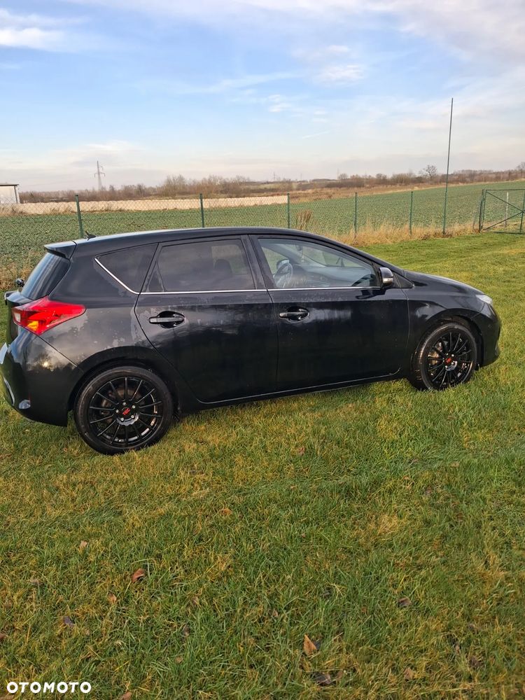 Toyota Auris 2.0 D-4D Executive - 3