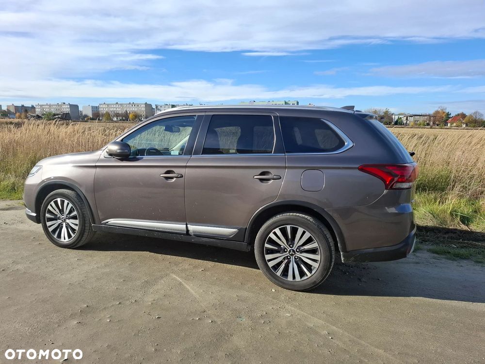 Mitsubishi Outlander 2.0 Intense + SDA 4WD CVT - 19