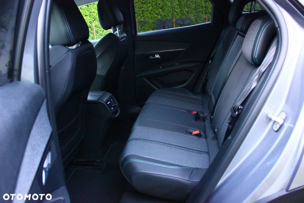 Peugeot 3008 BlueHDi 130 Stop & Start EAT8 Allure - 32