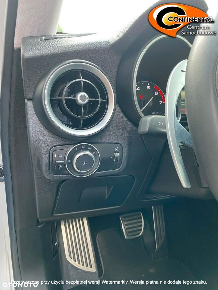 Alfa Romeo Stelvio - 11