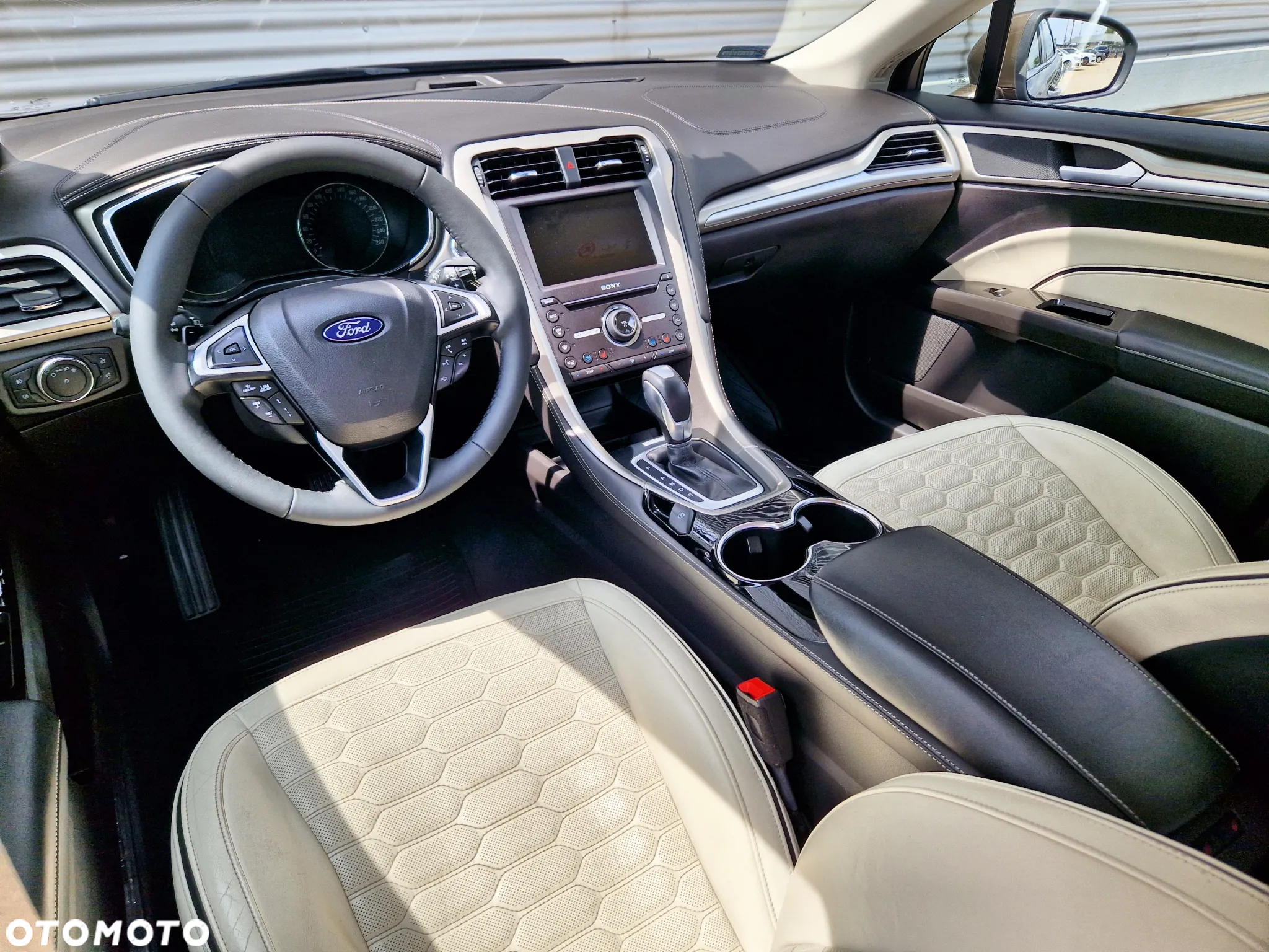 Ford Mondeo Vignale 2.0 TDCi PowerShift - 26