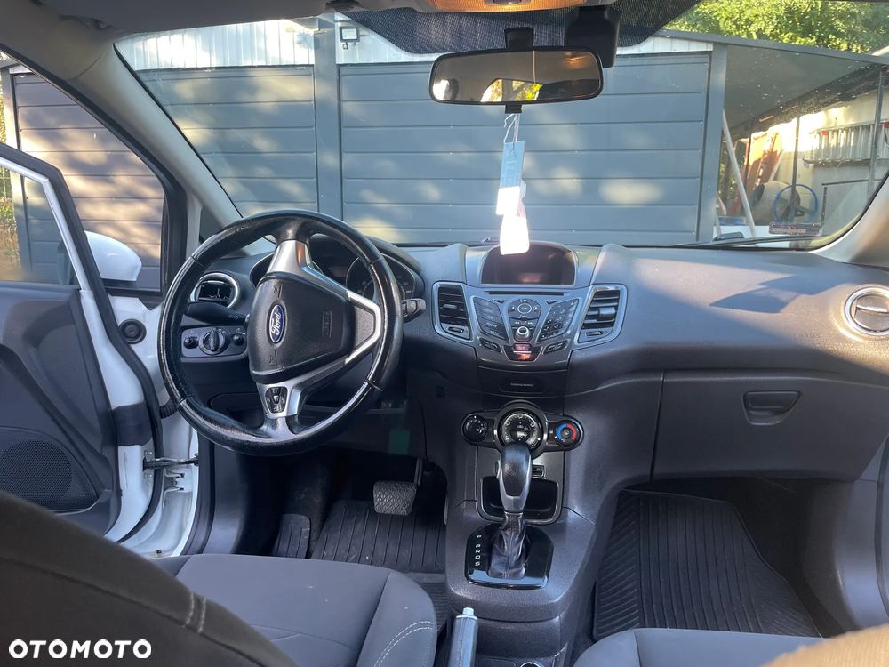 Ford Fiesta - 12