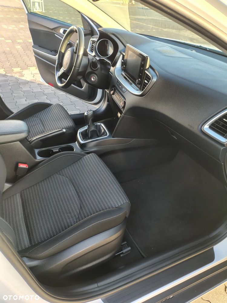 Kia XCeed 1.5 T-GDI M - 15