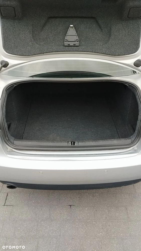 Audi A4 Limousine - 10