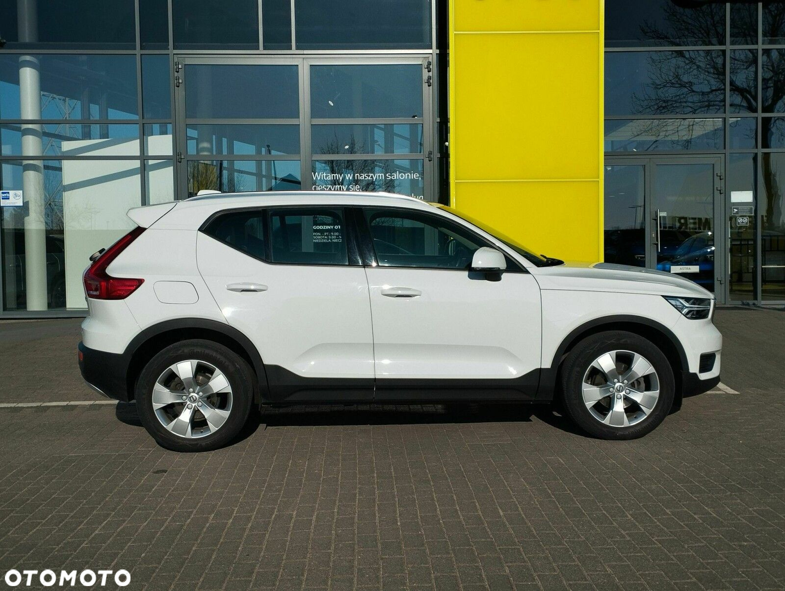 Volvo XC 40 T3 Momentum Pro - 5