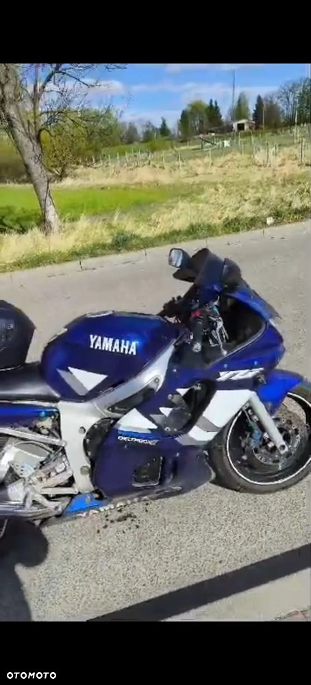 Yamaha YZF - 1