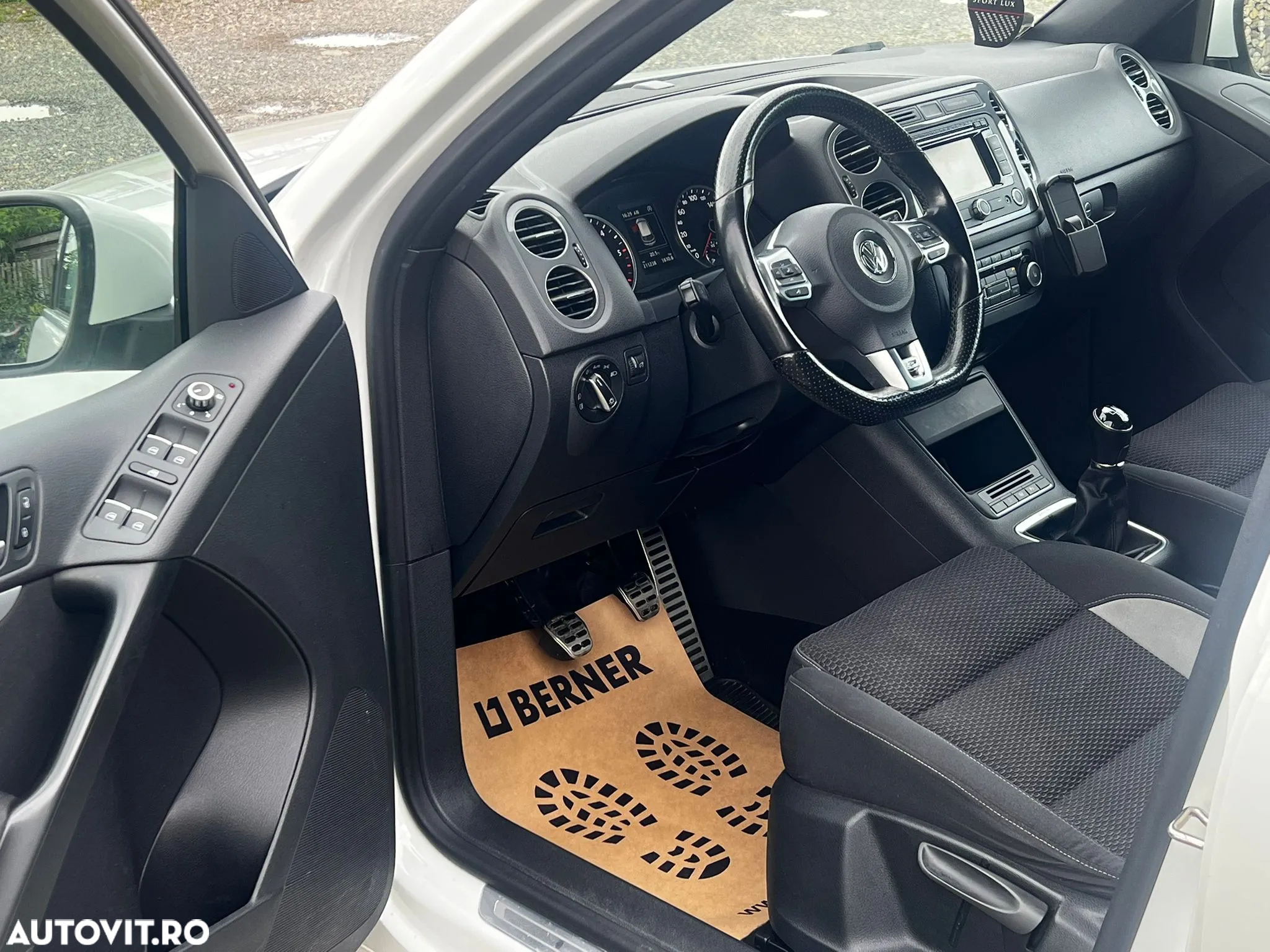Volkswagen Tiguan - 5