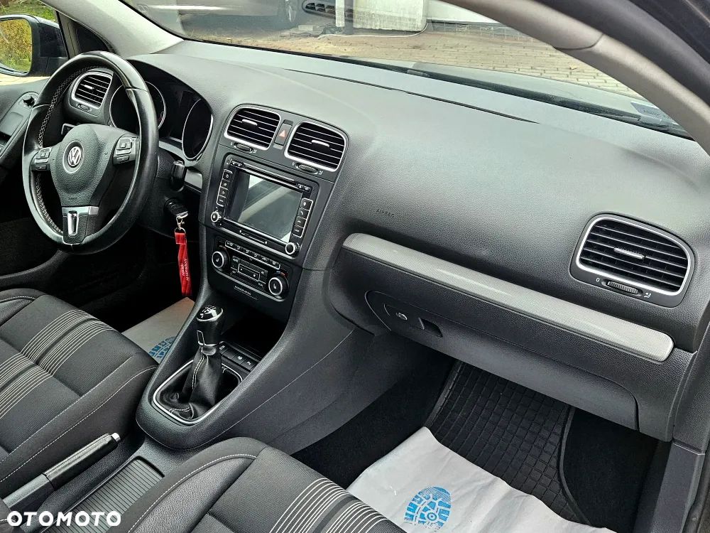 Volkswagen Golf 1.6 TDI DPF BlueMotion Technology MATCH - 30