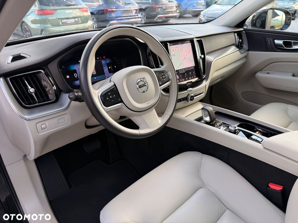 Volvo XC 60 B4 B Plus Bright - 16
