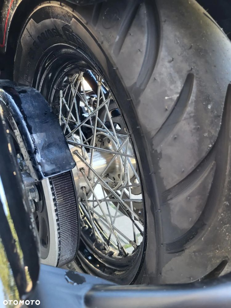 Harley-Davidson Softail Street Bob - 13