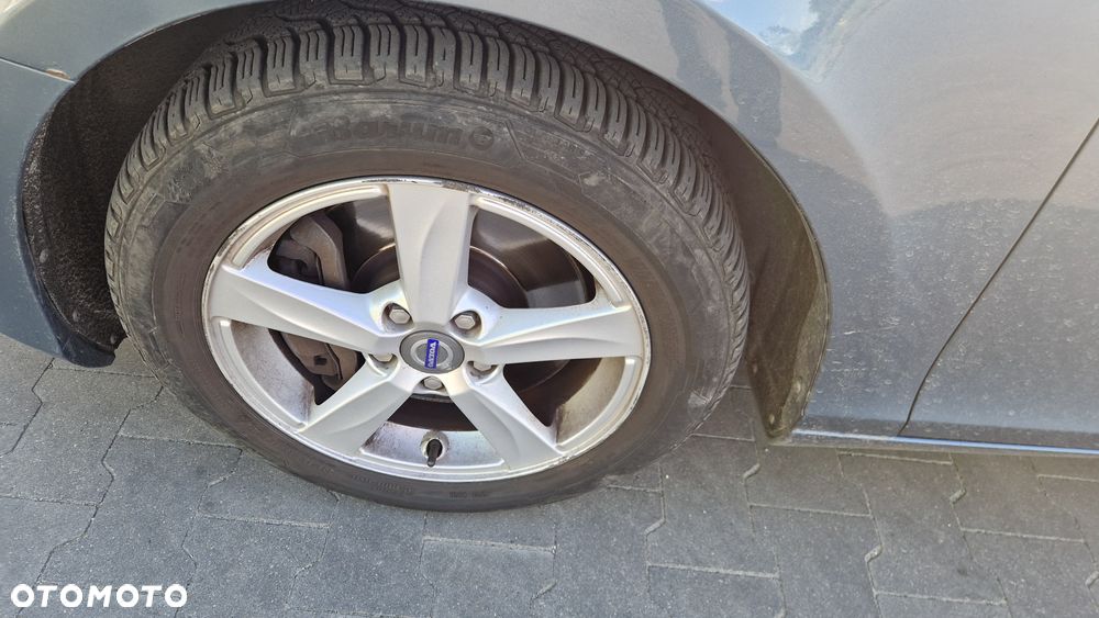 Volvo V40 D3 Momentum - 24