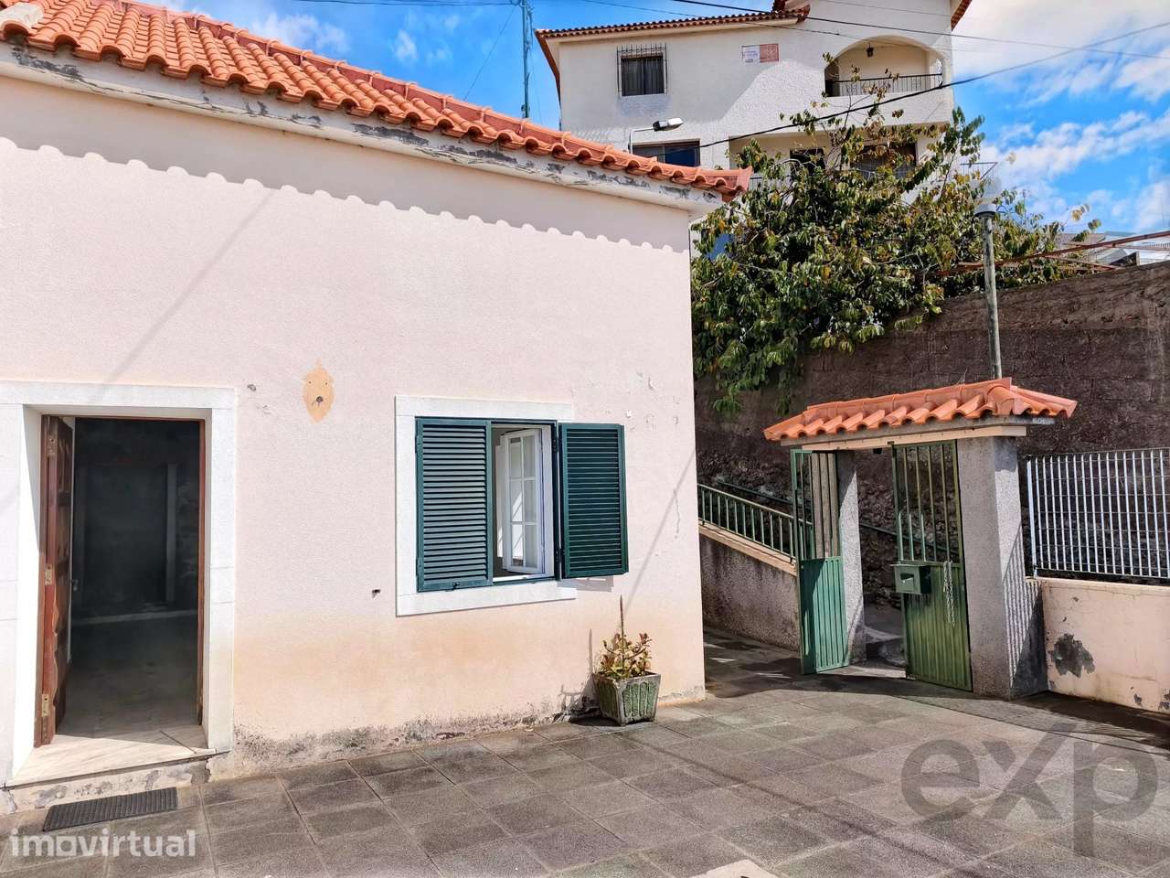 FUNCHAL | MORADIA T3, QUINTAL, CHURRASQUEIRA - Grande imagem: 3/34