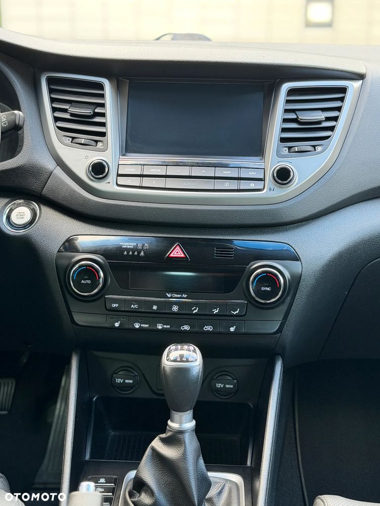 Hyundai Tucson 1.7 CRDI BlueDrive TourdePologne 2WD - 30