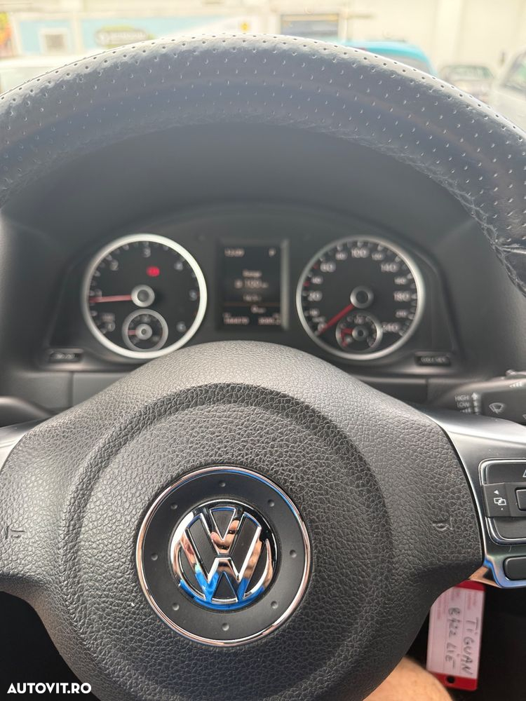Volkswagen Tiguan - 11