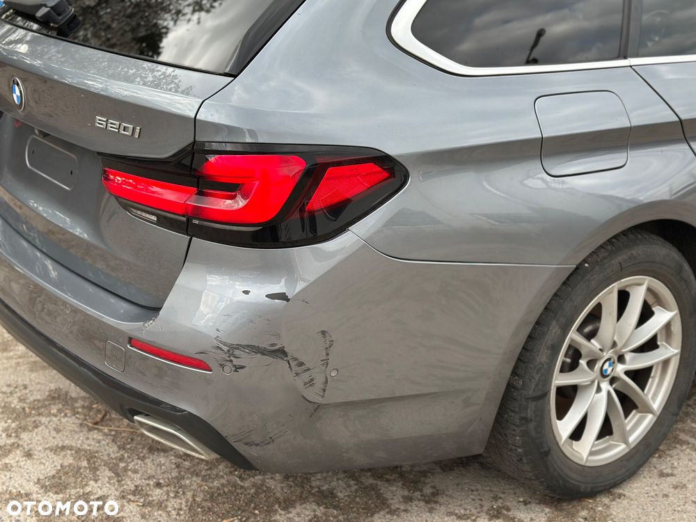 BMW Seria 5 520i mHEV - 8