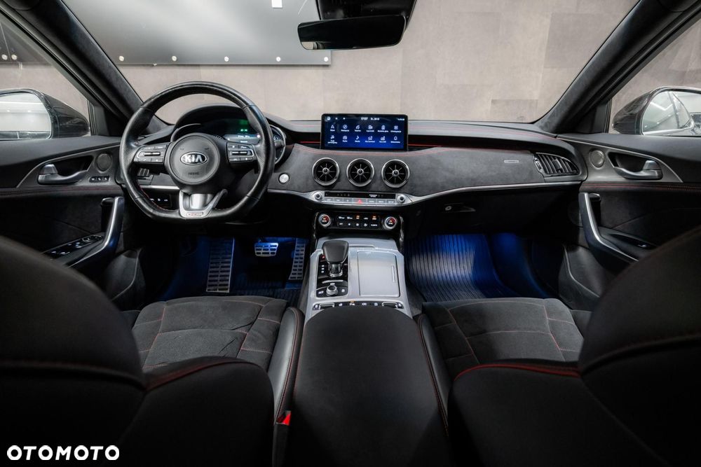 Kia Stinger 3.3 T-GDI V6 GT AWD - 11