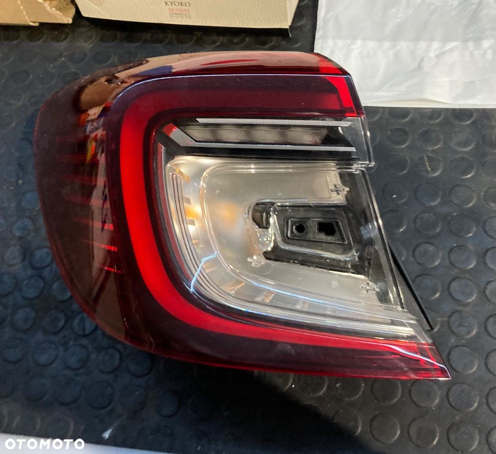RENAULT CAPTUR 2 II LAMPA TYLNA LEWA W BŁOTNIK BŁOTNIKA LEWY TYŁ TYLNIA LEWA 265558746R - 4
