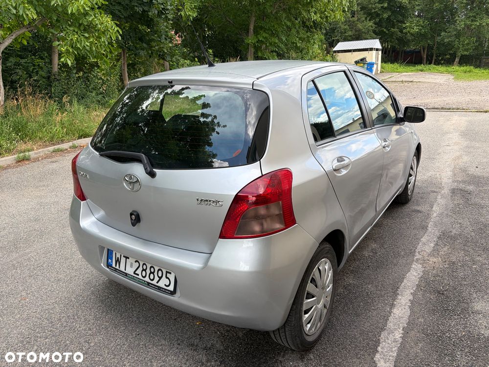 Toyota Yaris 1.3 Sol - 11