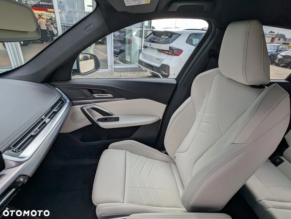 BMW X1 sDrive18i M Sport - 12