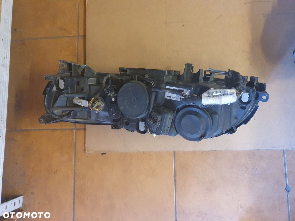 REFLEKTOR L/P VOLVO V70 II XC70 LIFT EUROPA - 11