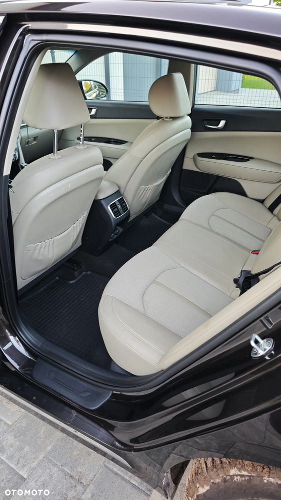 Kia Optima 1.7 CRDI L - 6