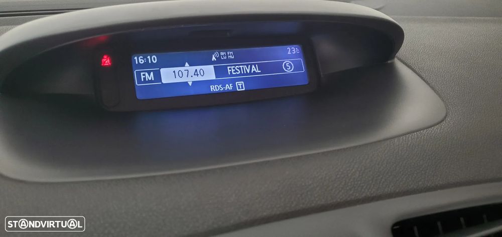 Renault Mégane 1.5 dCi Dynamique S - 14