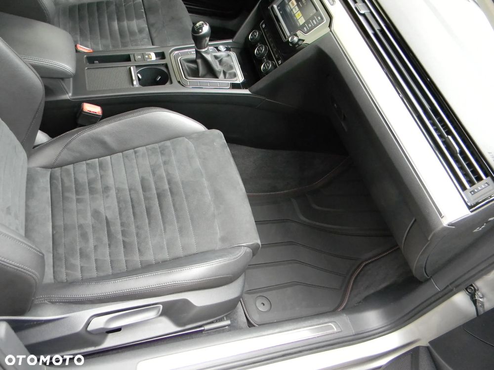 Volkswagen Passat 1.8 TSI BMT Comfortline - 15