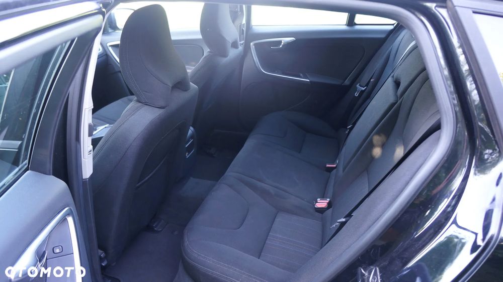 Volvo V60 D2 Edition - 11